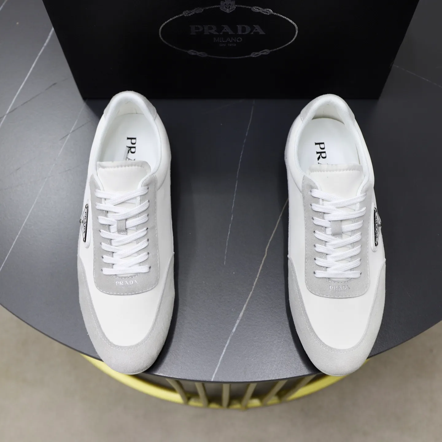 Men's shoes: 440💰🙅‍♂️🙅‍♂️🙅‍♂️ Brand: PRADA Standard code: 38–44 (45 can be customized) Level: Same as the official website Material: Original fabric Comfortable and breathable lining Lightweight and wear-resistant outsole Style category: Men's fashionable casual shoes and boots Running sneakers Distinguished luxury brand elements Top luxury Color: actual picture color